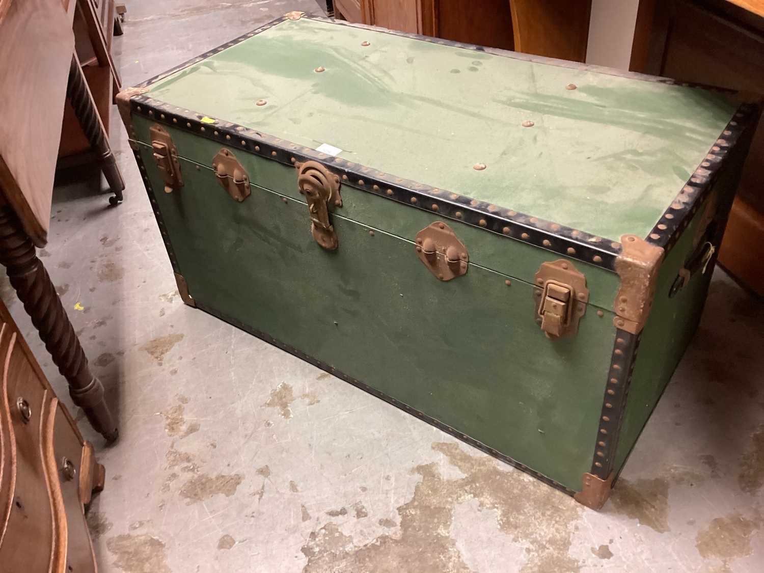 Lot 1256 - Large green trunk