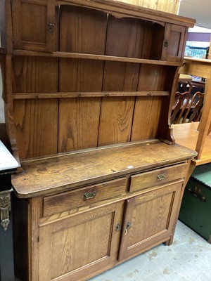 Lot 1255 - Early 20th oak dresser