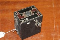 Lot 3777 - Kodak Beau Brownie box Camerasera with Art...