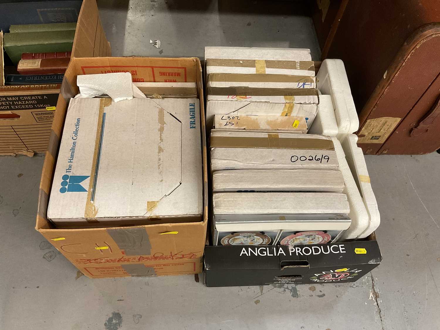 Lot 412 - Two boxes of various collectors plates