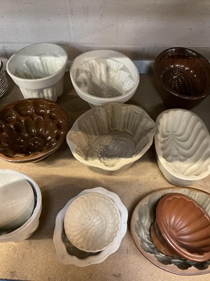 Lot 208 - Collection 12 ceramic jelly moulds