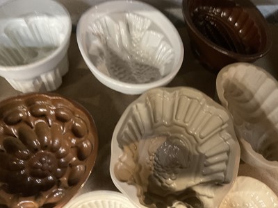 Lot 208 - Collection 12 ceramic jelly moulds