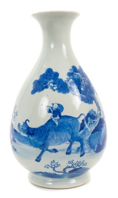 Lot 138 - Chinese blue and white vase