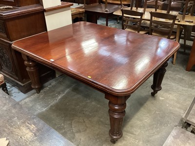 Lot 1278 - Edwardian extending dining table