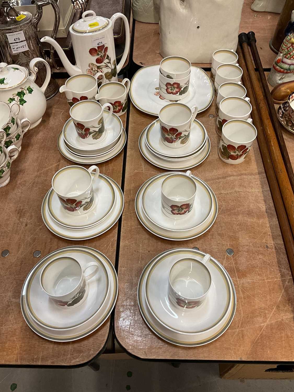 Lot 471 - Sussie Cooper Nasturtium pattern tea coffee ware