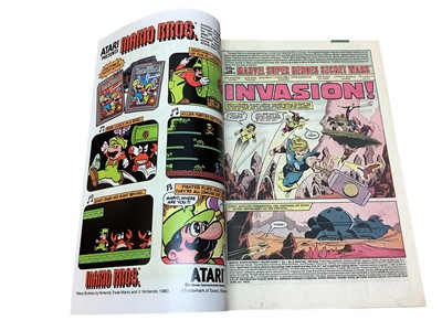 Lot 4 - Marvel Comics Marvel Super Heroes Secret Wars #8 (1984) (American Price Variant) Part eight of the twelve issue limited series - The origin of Spider-Man's black costume (the alien symbiote that be...