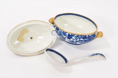 Lot 57 - Wedgwood pearlware blue printed sauce tureen, cover stand and a ladle