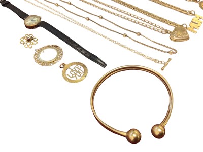 Lot 49 - Group of 9ct gold jewellery to include chains, pendants, a brooch, a torque bangle and a ladies Regency wristwatch on leather strap