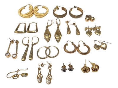 Lot 50 - Sixteen pairs of 9ct gold and yellow metal earrings