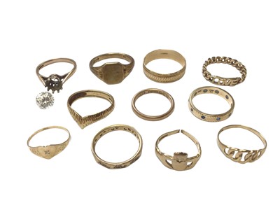 Lot 52 - Eleven 9ct gold rings