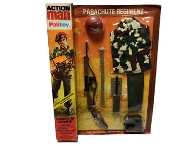 Lot 69 - Palitoy Action Man Parachute Regiment Outfit, with locker box No.34301 (1)