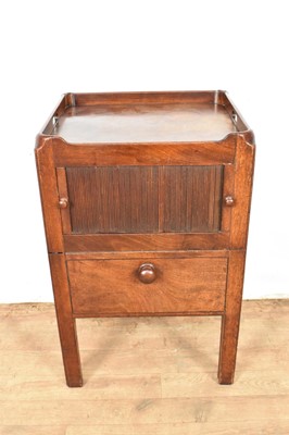 Lot 1335 - George III mahogany tray top commode