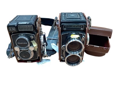 Lot 2351 - Two twin lens reflex cameras