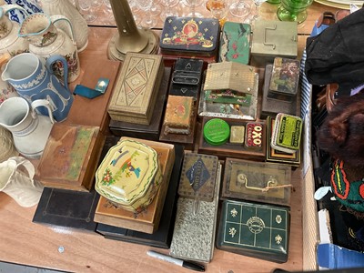 Lot 415 - Collection of vintage tins