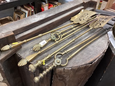 Lot 1326 - Lot Victorian brass fire implements , brass log bucket and sundry brass ware