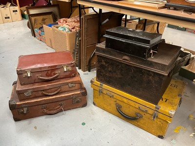 Lot 434 - Group of vintage tin, leather and wooden trunks (6)