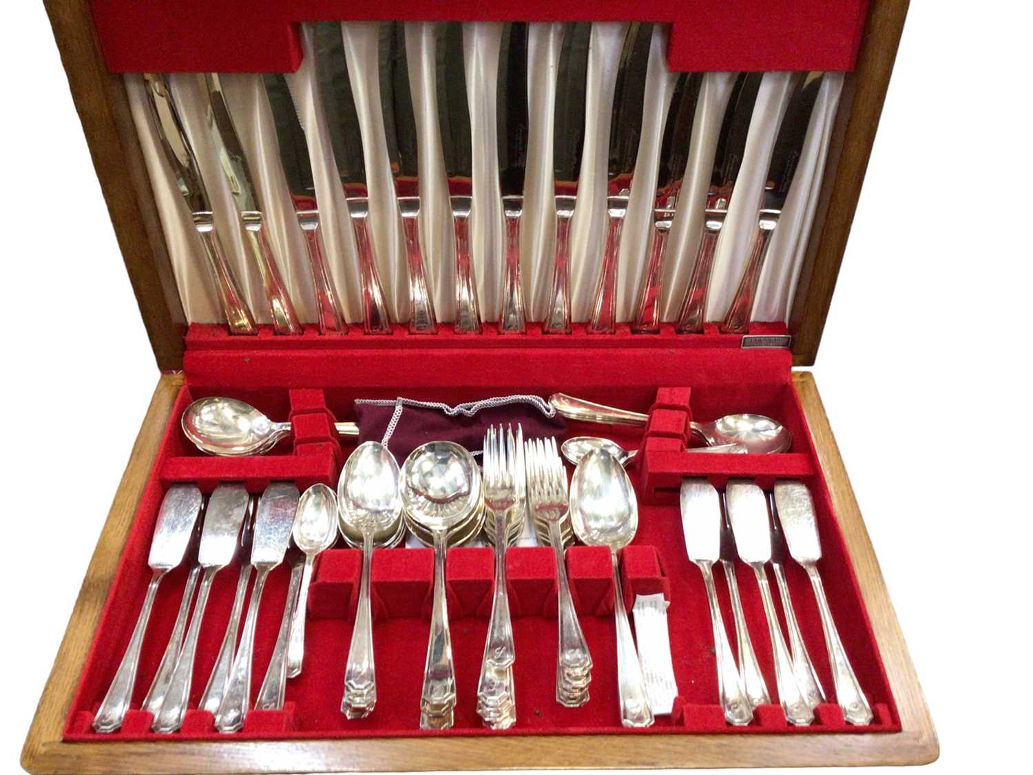 Lot 697 - Canteen of six place settings of cutlery, in wooden box