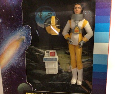 Lot 133 - Madelman (1980-1983) Cosmic Investigadora Espacial 6 1/2" action figure with yellow & white space suit, in window box Ref: 902 (1)