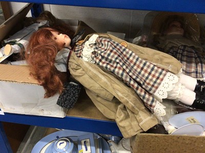 Lot 189 - Collection of dolls (2 boxes)