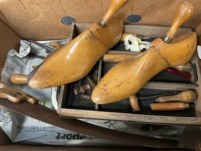 Lot 151 - Lot vintage hand tools and sundries