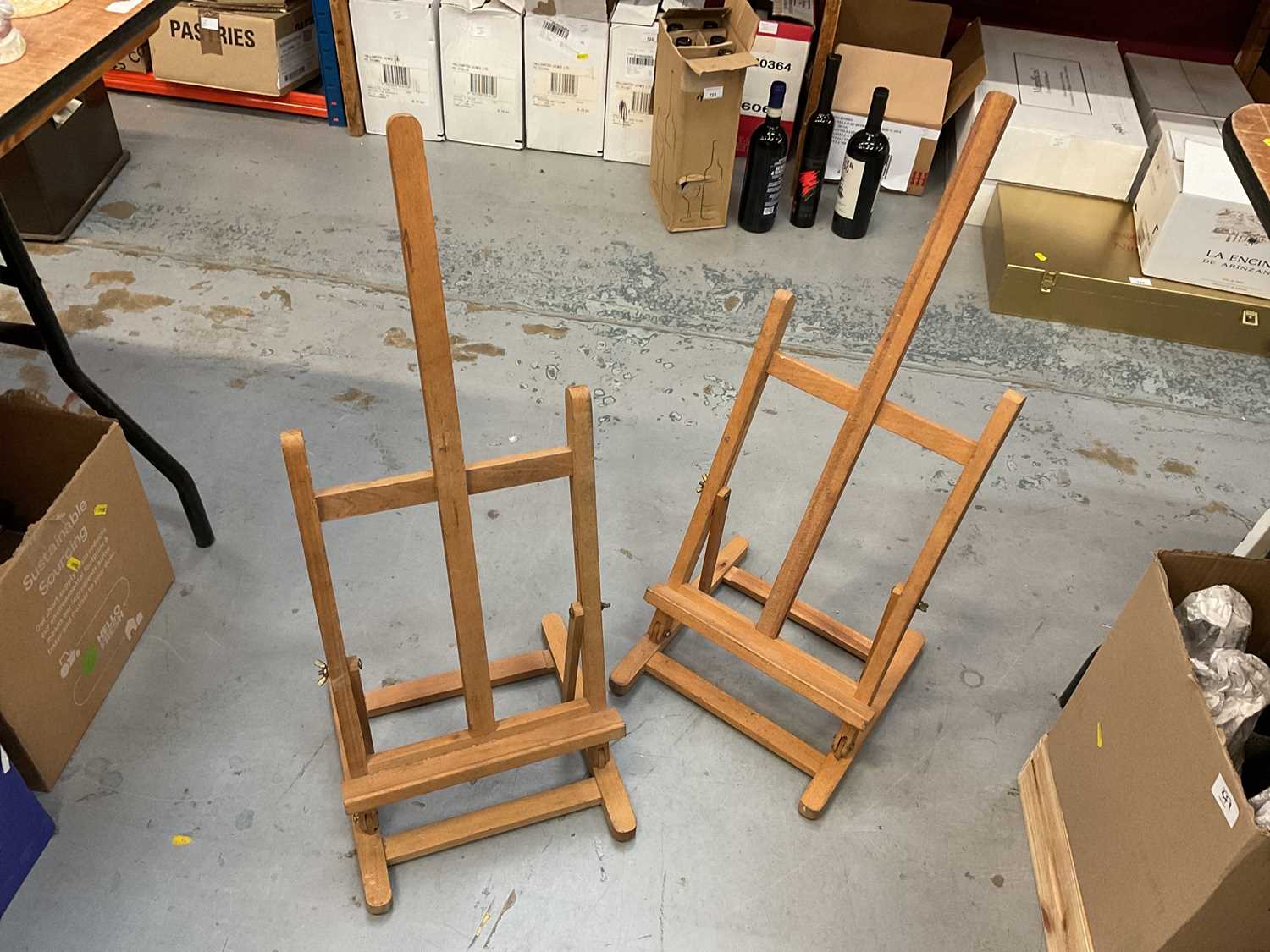 Lot 503 Two collapsible table top artists easels
