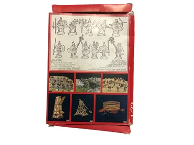 Lot 163 - Atlantic 1:32 Scale The Romans, The Roman Cavalry (Chariots), sealed boxes No. 1611 (x6) & The Roman Legion, boxed No.1609 (7 total)