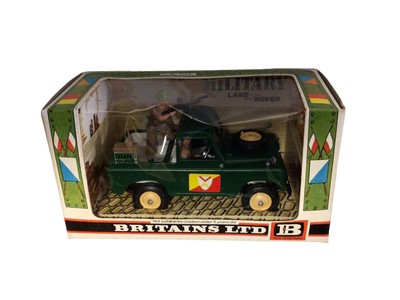 Lot 223 - Britains Military Land Rover No.9782 & 18" Heavy Howtizer No.9740 (2)