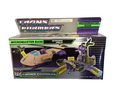 Lot 298 - Hasbro Transformers (1989) Micromaster Base Deception Skyhopper (Alternate mode: Fighter Jet & Battle Base), in window box No.5615 (1)