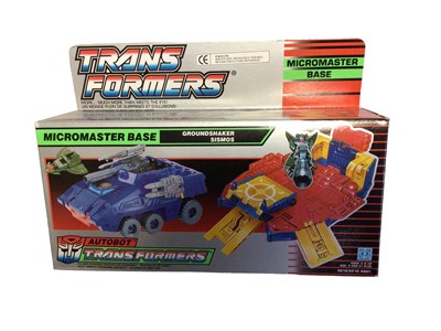 Lot 299 - Hasbro Tranformers (1989) Micromatser Base Autobot Groundshaker (Alternate mode:Fighter Jet & Launch Pad), in window box No.5615 (1)