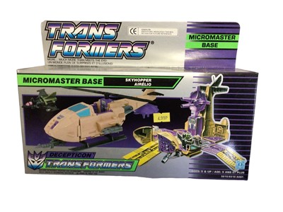 Lot 300 - Hasbro Transformers (1989) Micromaster Base Deception Skyhopper (Alternate mode: Fighter Jet & Battle Base), in window box No.5615 (1)