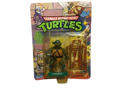 Lot 302 - Playmates Bandai Teenage Mutant Hero Turtles (1988-1989) Leonardo 5" action figure, on unpunched card with bubblepack No. 5001 (1)