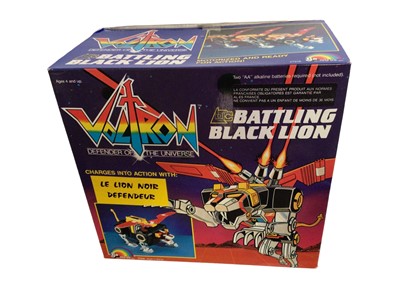 Lot 351 - LJN (1984) Voltron Battling Black Lion 9" Robot Figure, taped box (slightly dented edge) No. 7318 (1)