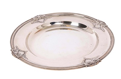 Lot 405 - Early 20th century silver dish with double beaded rim, by Mappin and Webb