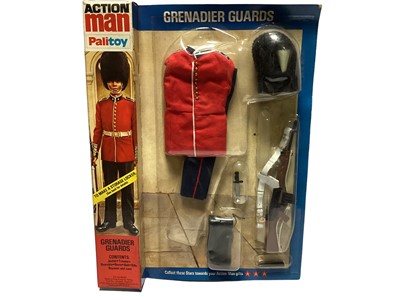 Lot 249 - Palitoy Action Man (1970-1984) Grenadier Guards Outfit, in locker box packaging No.34302 (1)