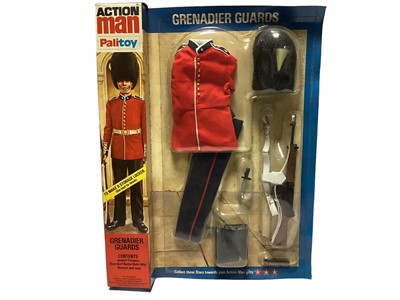 Lot 250 - Palitoy Action Man (1970-1984) Grenadier Guards Outfit, in locker box packaging No.34302 (1)