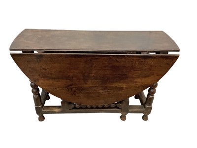 Lot 1270 - Late 17th century joined oak gateleg table