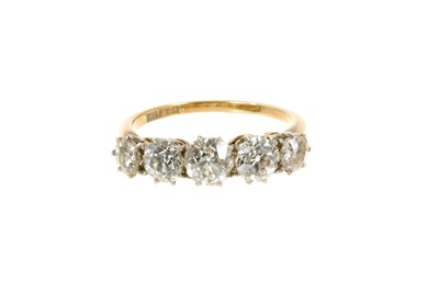 Lot 530 - Antique diamond five stone ring