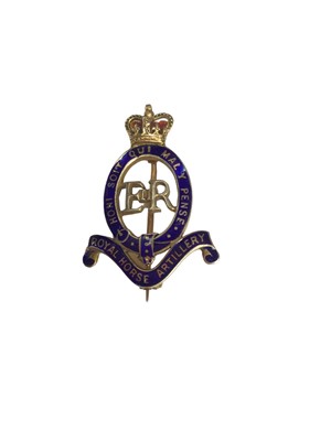 Lot 175 - Royal Horse Artillery gold and enamel brooch