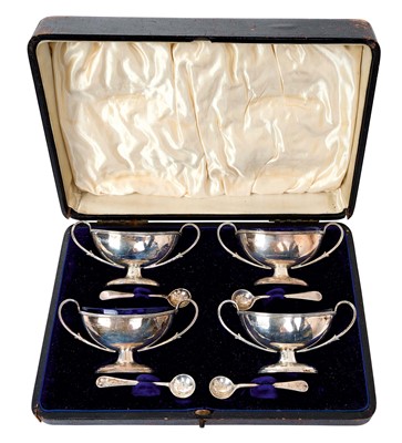 Lot 270 - Set of four Edwardian silver salt cellars in a fitted case (London 1909)