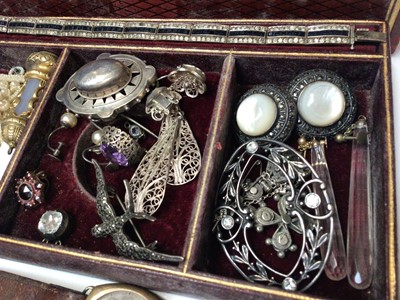 Lot 176 - Victorian jewellery box containing antique and vintage jewellery