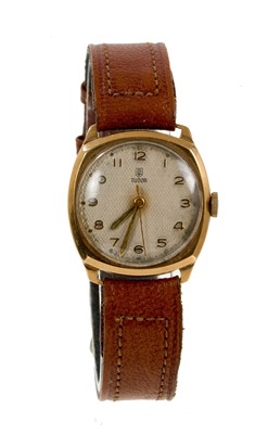 Lot 727 - 1940s Gentlemen’s Tudor 9ct gold cushion shaped wristwatch