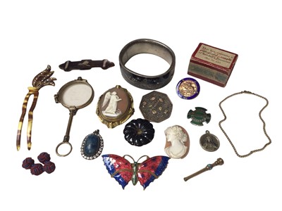 Lot 135 - Group of antique and vintage jewellery including a white metal enamelled bangle, cameo brooch, other brooches, pair of gold plated lorgnettes and bijouterie