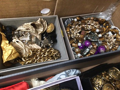 Lot 136 - Group of vintage costume jewellery including clip on earrings, bead necklaces etc