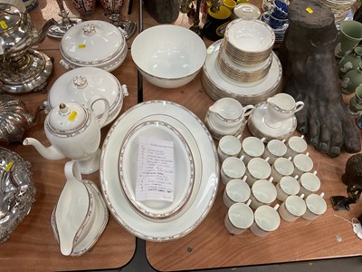 Lot 447 - Extensive Wedgwood 'Colchester' china