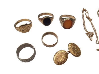 Lot 33 - Group of 9ct gold jewellery
