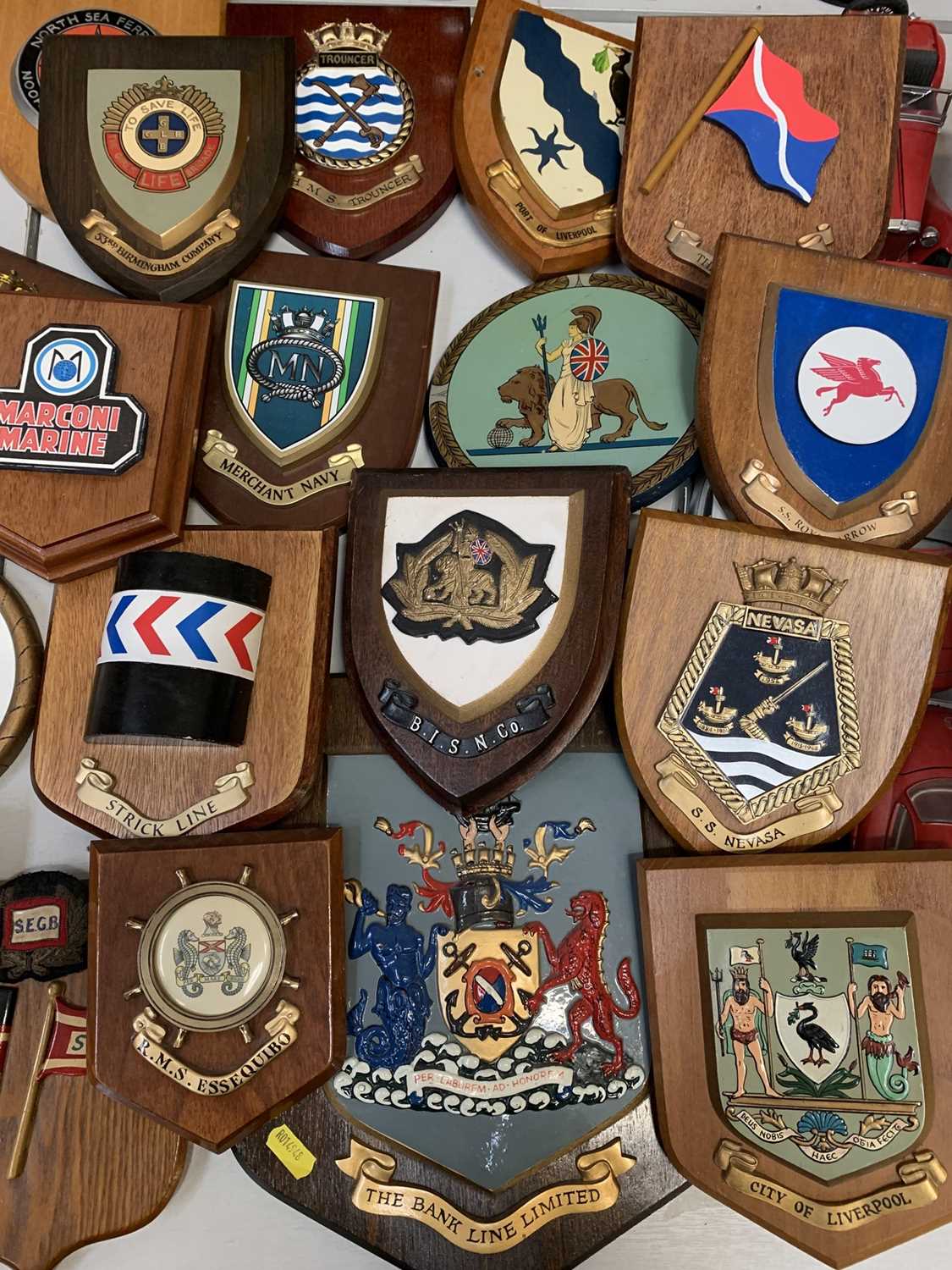 Lot 314 - Collection of various navy related ships crests (1 box)