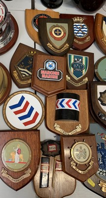 Lot 314 - Collection of various navy related ships crests (1 box)