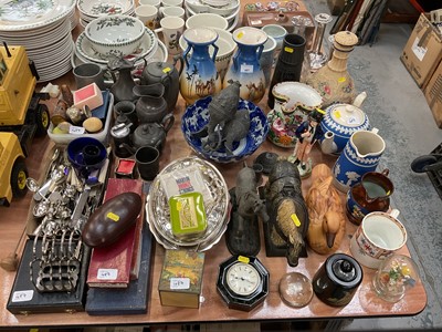 Lot 487 - Collection of assorted items to include silver plated cutlery, ornaments and sundries