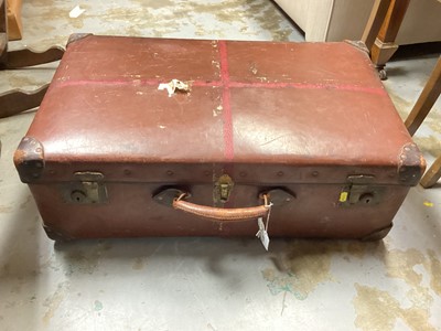 Lot 1275 - Vintage trunk/suitcase with old luggage labels and key