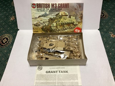 Lot 4 - Airfix 1;35 Scale Series 7: M6 Anti-Tank Gun Carriage No.7361, 1;32 Scale Series 8: British M3 Grant medium tank No.8365, Series 6: 17 Pounder Gun no.6361 & Series 6: 1910 "B" Type Bus No.6443, all...